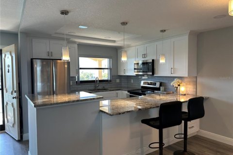 Condominio en alquiler en Treasure Island, Florida, 2 dormitorios, 91.51 m2 № 2199050 - foto 5