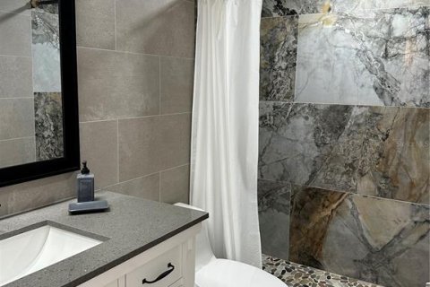 Condominio en alquiler en Treasure Island, Florida, 2 dormitorios, 91.51 m2 № 2199050 - foto 29