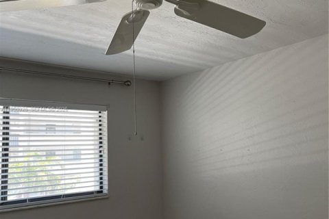 Купить кондоминиум в Форт Майерс, Флорида 2 спальни, № 2009038 - фото 4