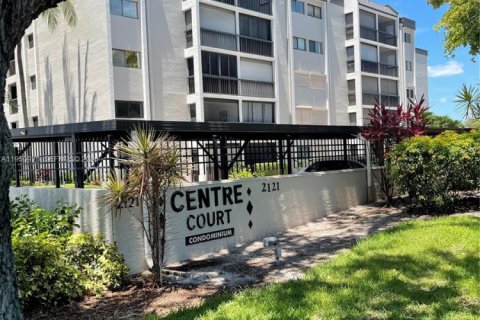 Купить кондоминиум в Форт Майерс, Флорида 2 спальни, № 2009038 - фото 11