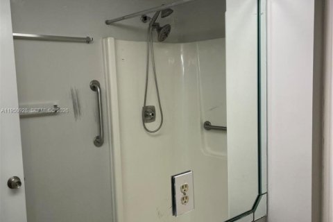 Купить кондоминиум в Форт Майерс, Флорида 2 спальни, № 2009038 - фото 8