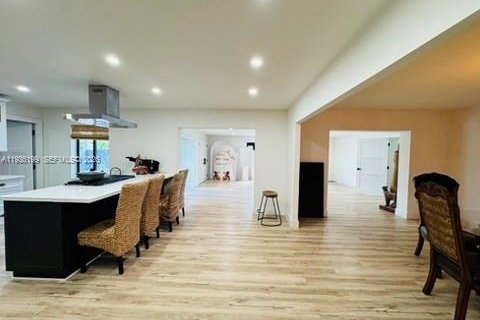 House in Miami, Florida 3 bedrooms, 194.82 sq.m. № 2010345 - photo 3