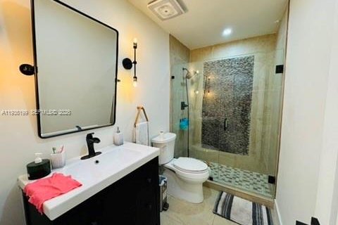House in Miami, Florida 3 bedrooms, 194.82 sq.m. № 2010345 - photo 22