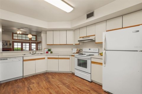 Condo in Orlando, Florida, 2 bedrooms  № 2151628 - photo 7