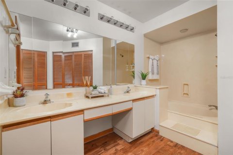 Condo in Orlando, Florida, 2 bedrooms  № 2151628 - photo 11