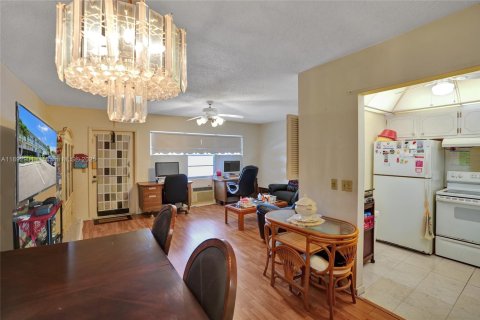 Condo in Deerfield Beach, Florida, 1 bedroom  № 1945074 - photo 9