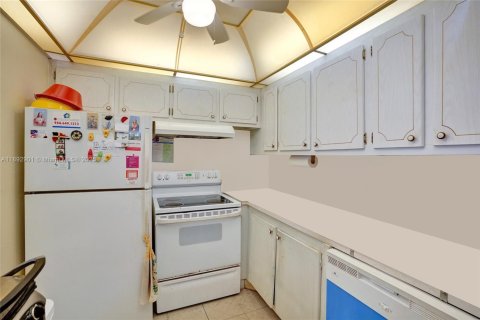 Condo in Deerfield Beach, Florida, 1 bedroom  № 1945074 - photo 7