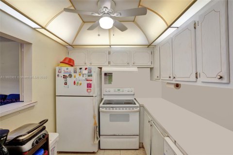 Condo in Deerfield Beach, Florida, 1 bedroom  № 1945074 - photo 6