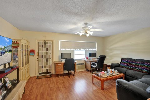 Condo in Deerfield Beach, Florida, 1 bedroom  № 1945074 - photo 10