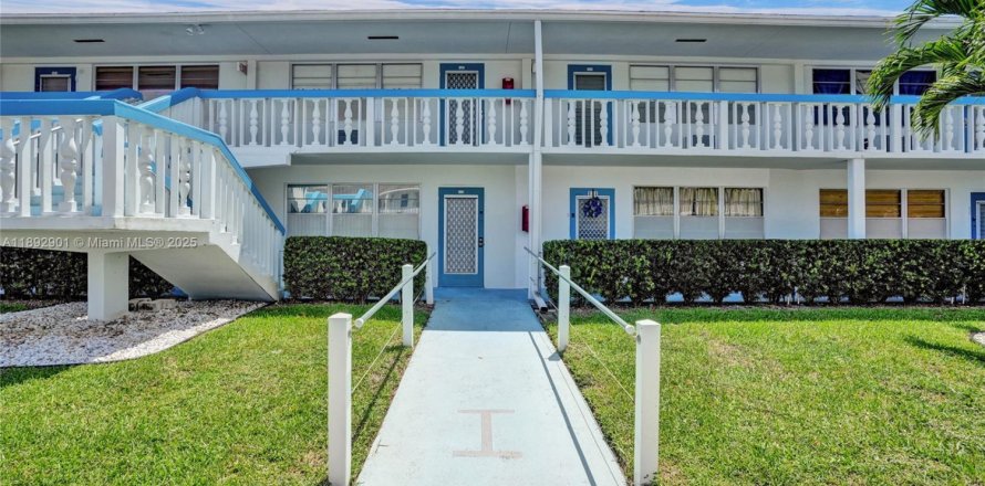 Condo in Deerfield Beach, Florida, 1 bedroom  № 1945074