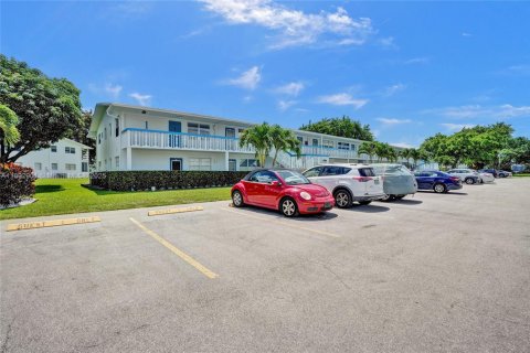 Condo in Deerfield Beach, Florida, 1 bedroom  № 1945074 - photo 27