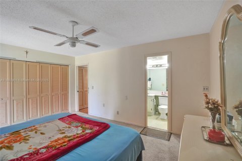 Condo in Deerfield Beach, Florida, 1 bedroom  № 1945074 - photo 13