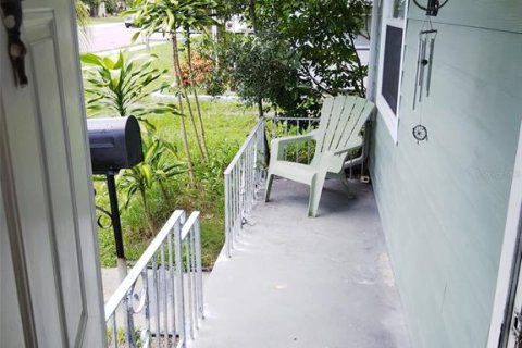 House in Saint Petersburg, Florida 2 bedrooms, 75.25 sq.m. № 1909073 - photo 3