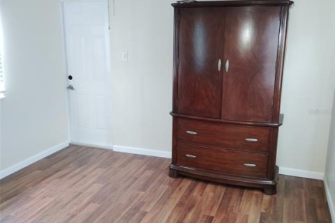 House in Saint Petersburg, Florida 2 bedrooms, 75.25 sq.m. № 1909073 - photo 6