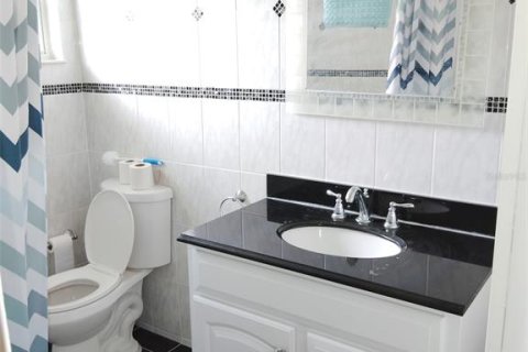 House in Saint Petersburg, Florida 2 bedrooms, 75.25 sq.m. № 1909073 - photo 8