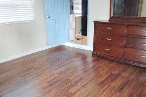 House in Saint Petersburg, Florida 2 bedrooms, 75.25 sq.m. № 1909073 - photo 7