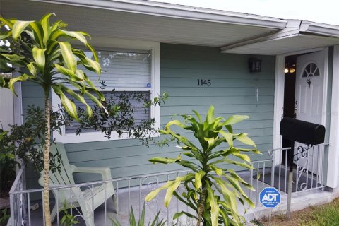 House in Saint Petersburg, Florida 2 bedrooms, 75.25 sq.m. № 1909073 - photo 1