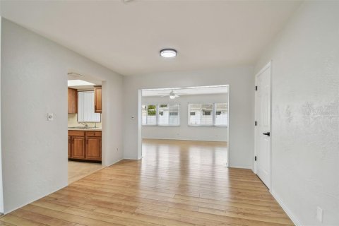 House in Seminole, Florida 3 bedrooms, 168.71 sq.m. № 1681547 - photo 18