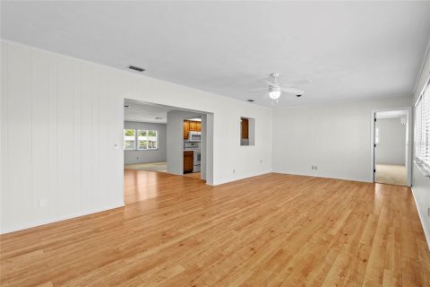 House in Seminole, Florida 3 bedrooms, 168.71 sq.m. № 1681547 - photo 30