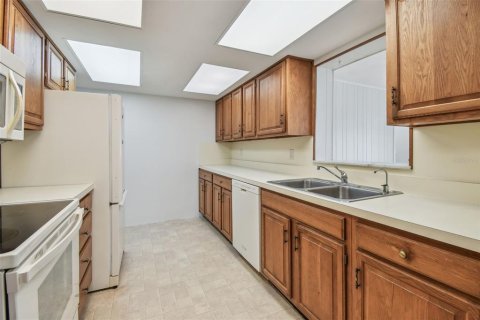 House in Seminole, Florida 3 bedrooms, 168.71 sq.m. № 1681547 - photo 20