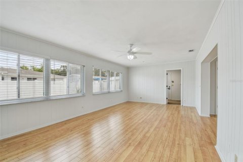 House in Seminole, Florida 3 bedrooms, 168.71 sq.m. № 1681547 - photo 29