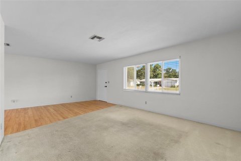 House in Seminole, Florida 3 bedrooms, 168.71 sq.m. № 1681547 - photo 14