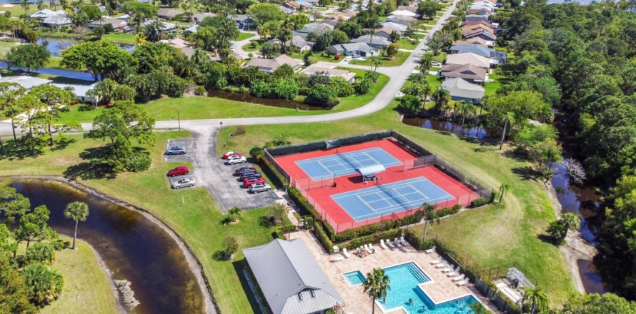 House in Hobe Sound, Florida 3 bedrooms, 184.04 sq.m. № 1074900
