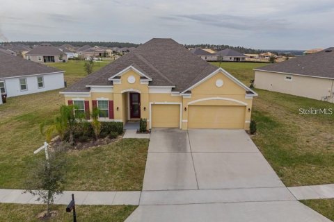 House in Haines City, Florida 4 bedrooms, 246.56 sq.m. № 1826639 - photo 1