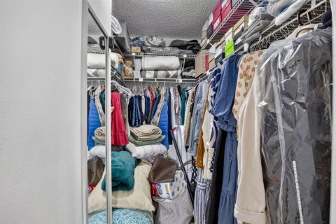Купить кондоминиум в Санрайз, Флорида 3 комнаты, 74.32м2, № 2246498 - фото 23