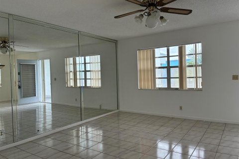 Condo in Delray Beach, Florida, 2 bedrooms № 2081461 - photo 11