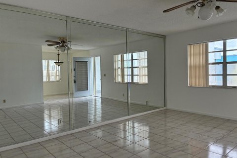 Condo in Delray Beach, Florida, 2 bedrooms № 2081461 - photo 12