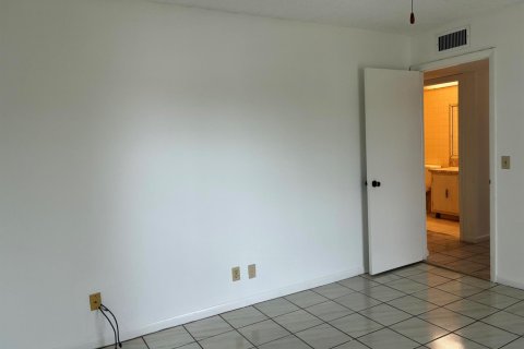 Condo in Delray Beach, Florida, 2 bedrooms № 2081461 - photo 25