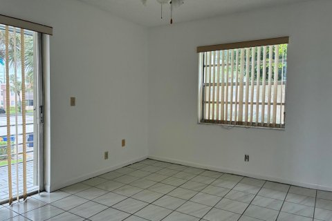 Condo in Delray Beach, Florida, 2 bedrooms № 2081461 - photo 21