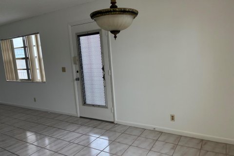 Condo in Delray Beach, Florida, 2 bedrooms № 2081461 - photo 7