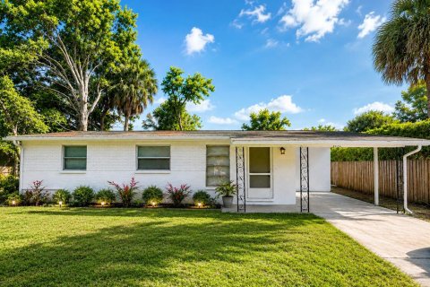 House in Tampa, Florida 3 bedrooms, 93.37 sq.m. № 2317412
