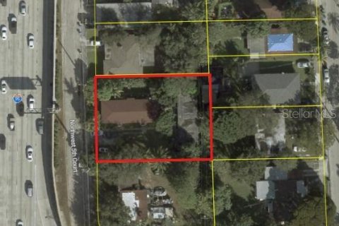 Commercial property in Miami, Florida 7 bedrooms, 208.47 sq.m. № 1825147 - photo 27