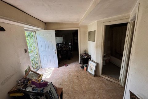 Commercial property in Miami, Florida 7 bedrooms, 208.47 sq.m. № 1825147 - photo 17