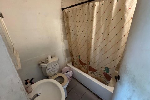Commercial property in Miami, Florida 7 bedrooms, 208.47 sq.m. № 1825147 - photo 20