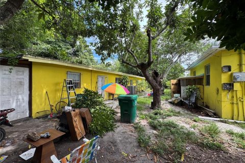 Commercial property in Miami, Florida 7 bedrooms, 208.47 sq.m. № 1825147 - photo 16