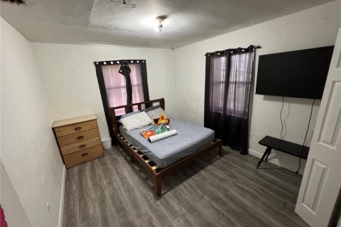 Commercial property in Miami, Florida 7 bedrooms, 208.47 sq.m. № 1825147 - photo 9