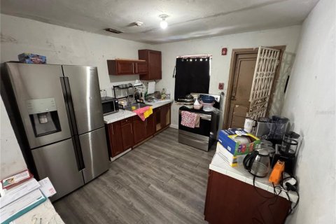 Commercial property in Miami, Florida 7 bedrooms, 208.47 sq.m. № 1825147 - photo 6
