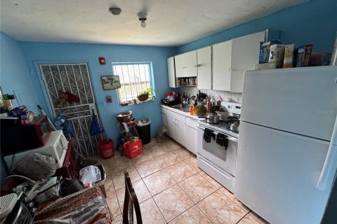 Commercial property in Miami, Florida 7 bedrooms, 208.47 sq.m. № 1825147 - photo 13