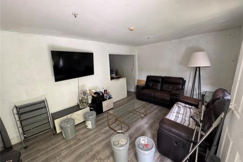 Commercial property in Miami, Florida 7 bedrooms, 208.47 sq.m. № 1825147 - photo 5