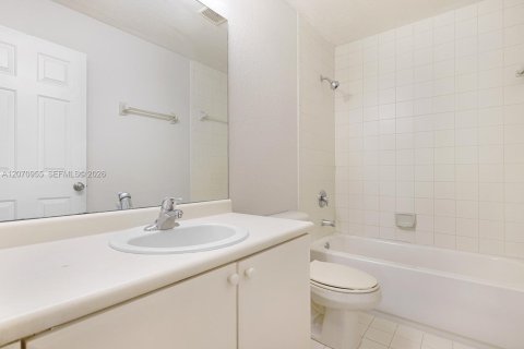 Touwnhouse à vendre à Homestead, Floride: 3 chambres, 132.2 m2 № 2301970 - photo 13