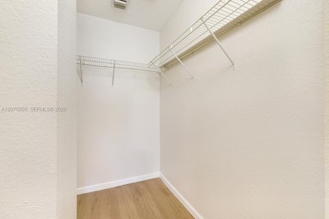 Touwnhouse à vendre à Homestead, Floride: 3 chambres, 132.2 m2 № 2301970 - photo 12