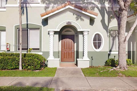 Touwnhouse à vendre à Homestead, Floride: 3 chambres, 132.2 m2 № 2301970 - photo 3