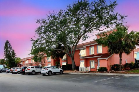 Condominio en venta en Saint Petersburg, Florida, 3 dormitorios, 127.74 m2 № 1640907 - foto 1