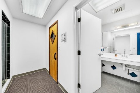 Commercial property in Fort Lauderdale, Florida № 2158173 - photo 17