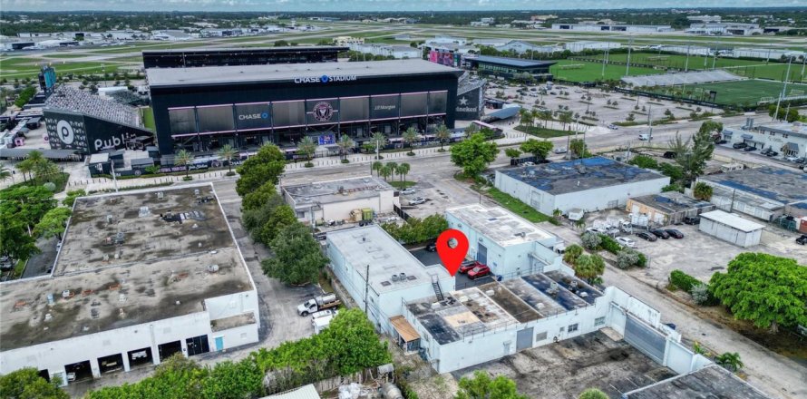 Commercial property in Fort Lauderdale, Florida № 2158173