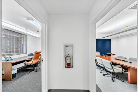 Commercial property in Fort Lauderdale, Florida № 2158173 - photo 10